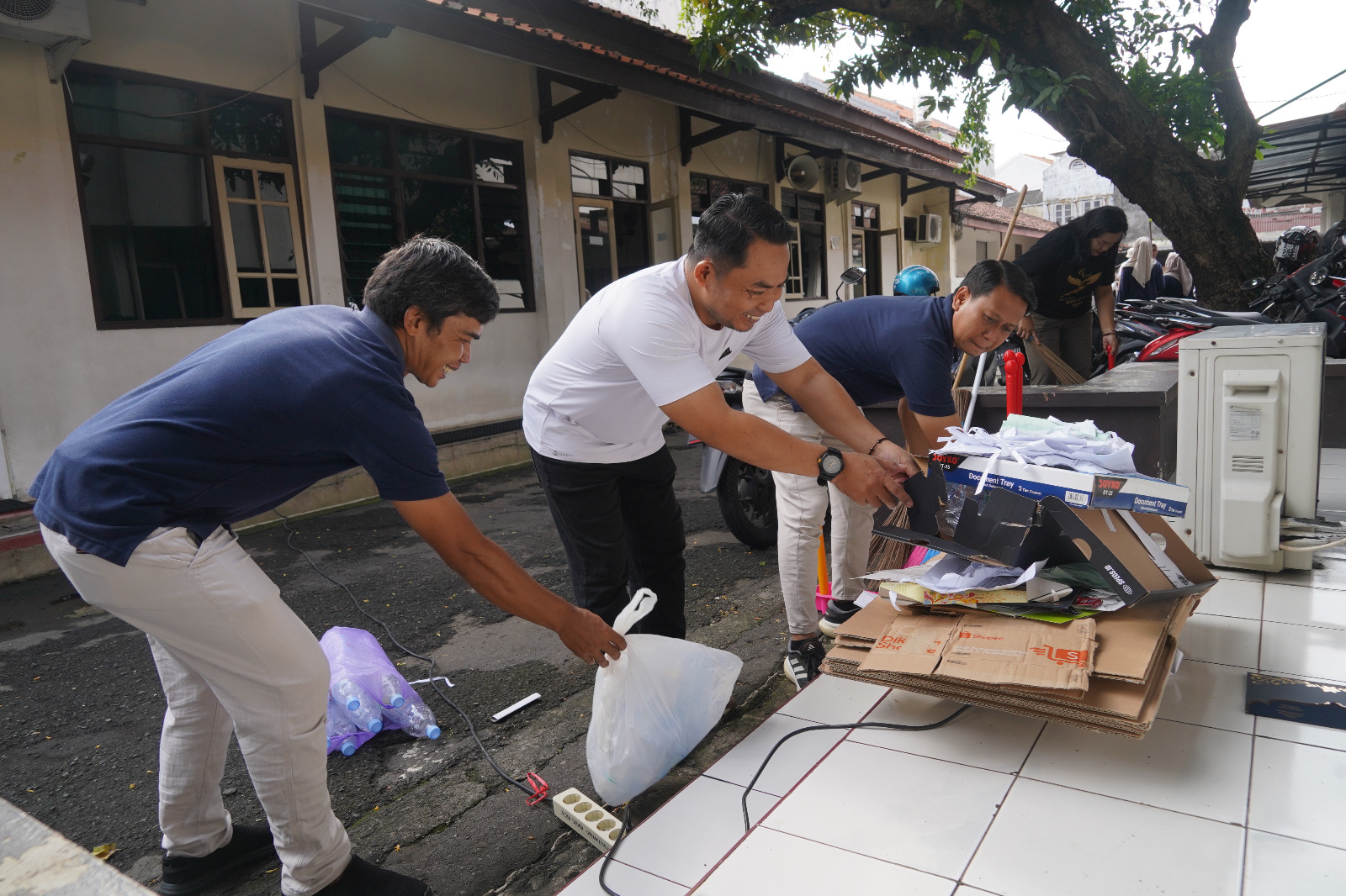 GERAKAN JATENG ASRI: Wujud Nyata Lingkungan Bersih, Nyaman, dan Produktif